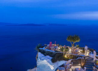 Top 10 Best Luxury Hotels on the Greek Island of Santorini