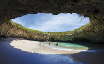 Top 10 Most Unusual Beaches in the World