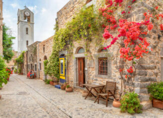 10 of the Prettiest Villages in Greece to Visit this Summer