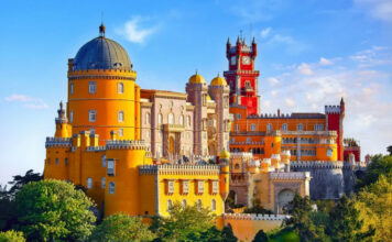 10 World’s Most Beautiful Castles