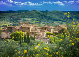 6 Storybook Villages in Tuscany