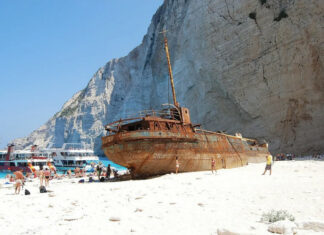 7 Extraordinary Places in Greece