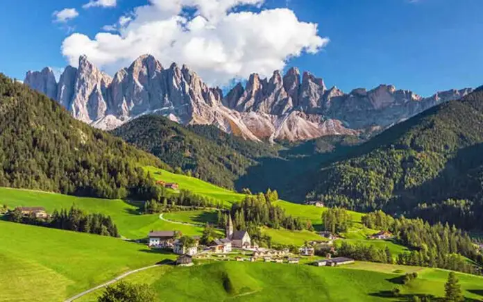 10 Best Places to Visit in the Dolomites, Italy