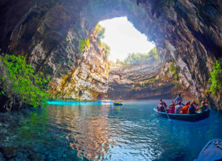 The 8 Best Sea Caves in Greece