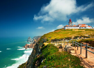 Extreme Points of Europe