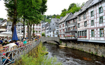 Top 9 Charming Small Towns in Europe