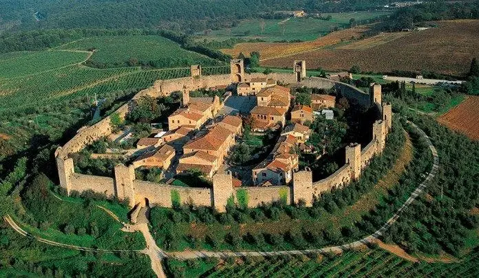 7 Best Medieval Towns to Visit in Italy