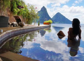 10 Most Beautiful Infinity Pools Around the World